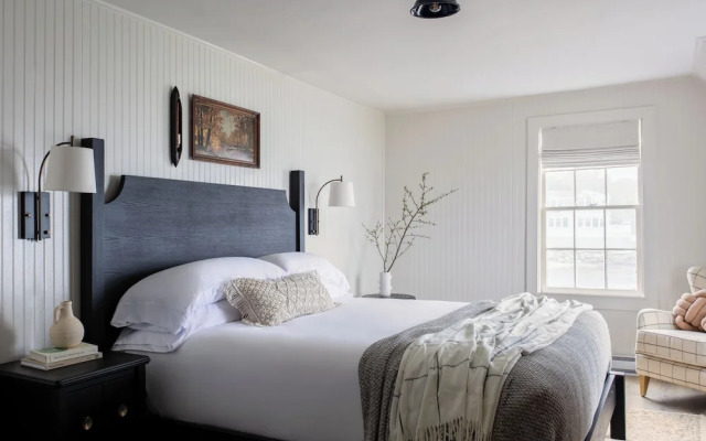 Bluebird Ocean Point Inn