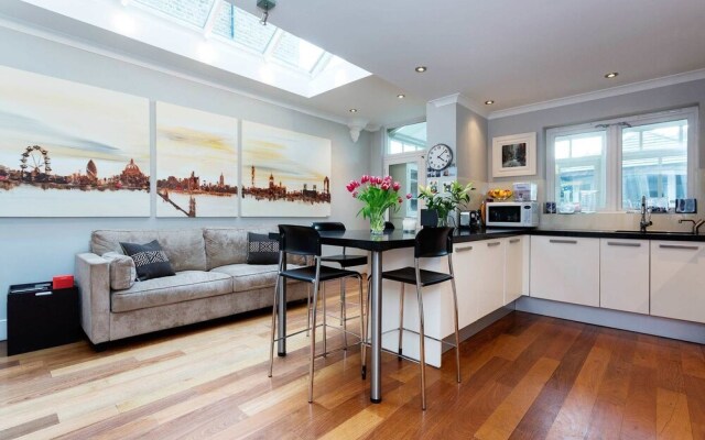 Bridge Lane Residence