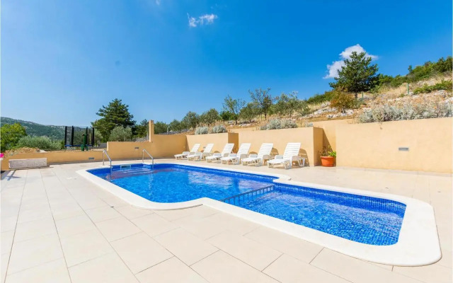 Holiday home Neoric 2