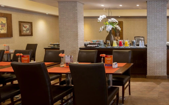 Roochelle Hotel by Nobile