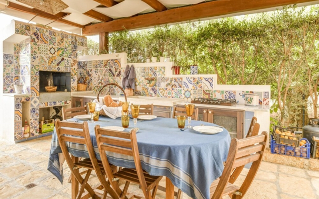 Sun-kissed Holiday Home in Salemi With Garden
