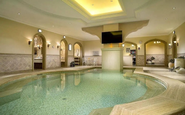 Kunming Oceancube Spa Holiday Hotel