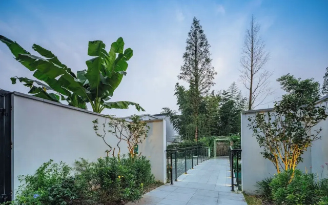 Yinshu Lunas Vila Courtyard Garden Resort  (Shanghai International Tourism Resort Branch)