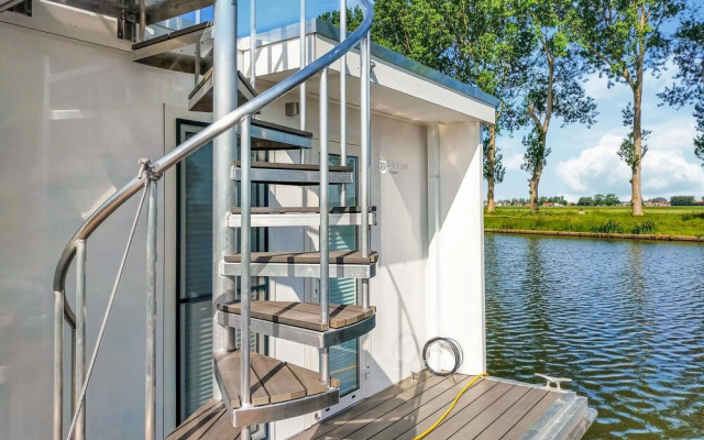 Beautiful Ship/boat in Nieuwpoort With Wifi and 1 Bedrooms