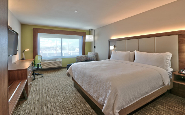 Holiday Inn Express & Suites Albuquerque East by IHG