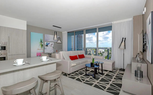 Luxury 1Br-Front Intracoastal View Balcony Pools
