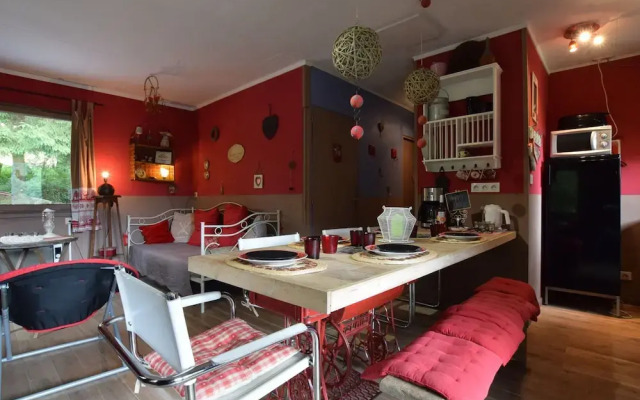 Lively Holiday Home With Garden, Barbecue, Garden Furniture