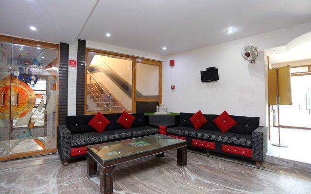 OYO 10961 near Railway Station