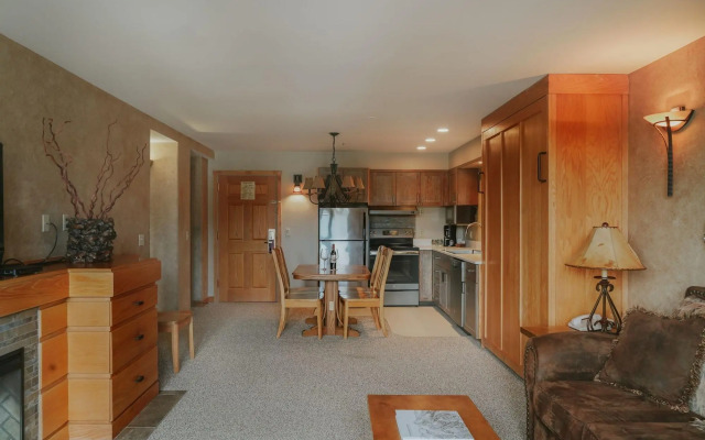 Shoshone Condos at Big Sky Resort