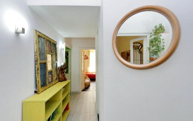 Large flat 30min Colosseo