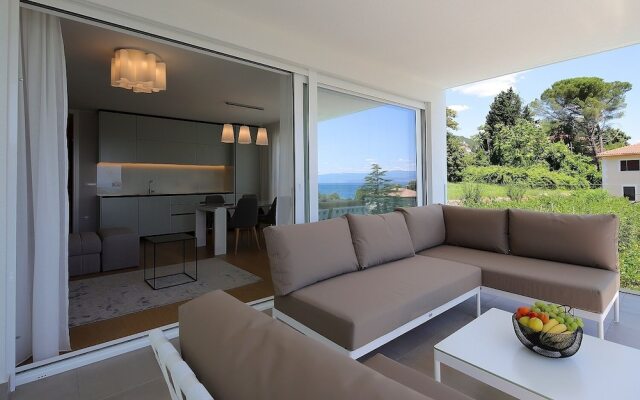 New Apartments with Pool near Beach