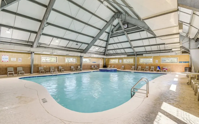 Gulf Highlands Getaway w/ 6 Pools & Beach Access