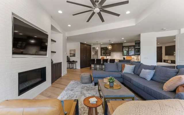 The Yucca Flower #11 3 Bedroom Home