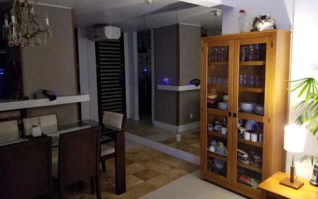 Top floor with balcony in Copacabana