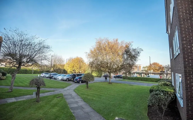 Spacious2br-balcony-parking-25mincentrallondon