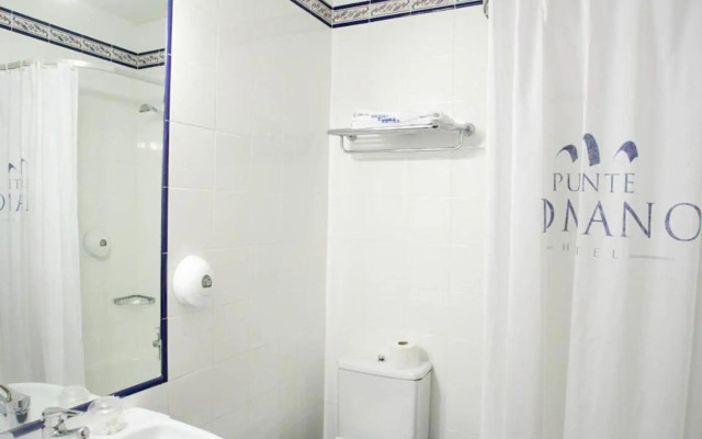 Hotel Puente Romano