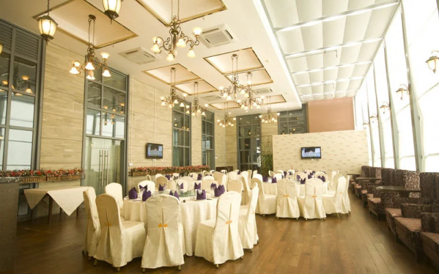 Pudong International Talent City Hotel