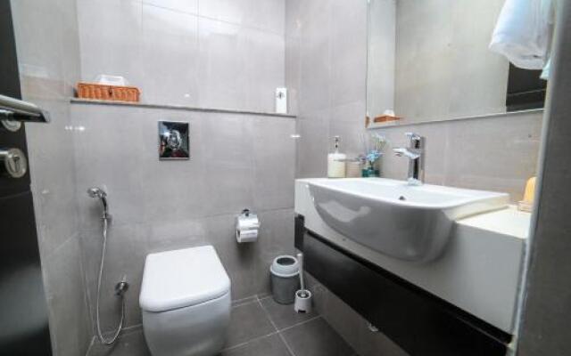 Luton Vacation Homes - Damac Maison Studio, Canal View