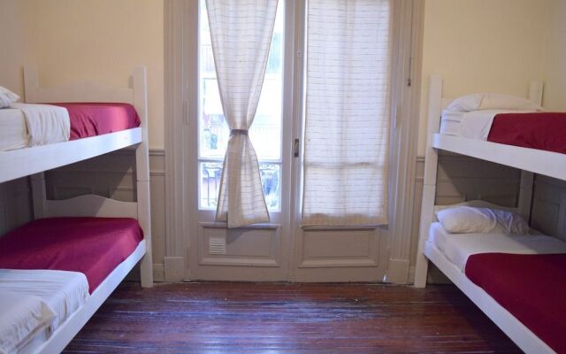 Voyage Recoleta Hostel