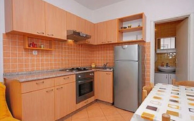 Marija1 - Close to the Center - A4 Narančasti