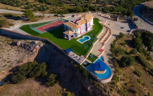Paramithia Villa