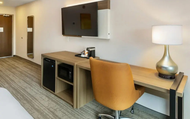 Comfort Inn & Suites