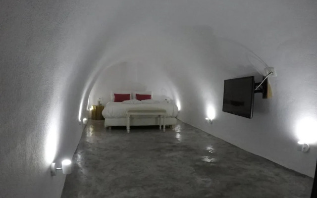 Akron Cliff Suite