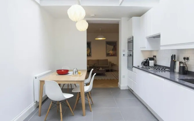 Ossington Street by Onefinestay