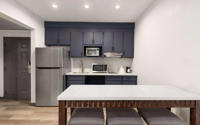 Ramada by Wyndham Studio Suites Dothan
