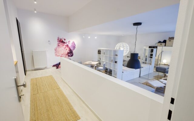 Aplend City Studio Gallery