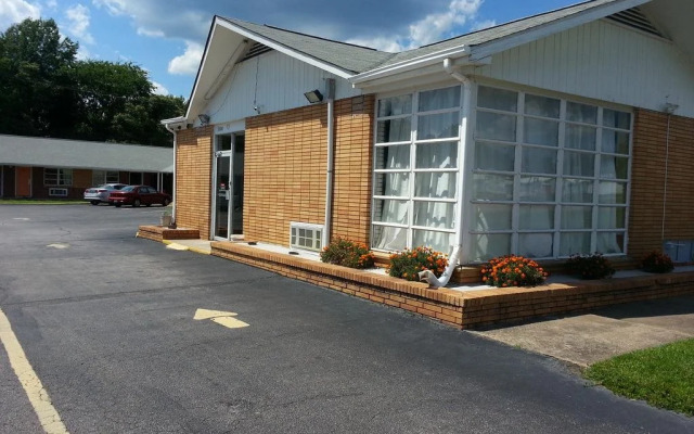 Travel Inn By OYO Danville US-29