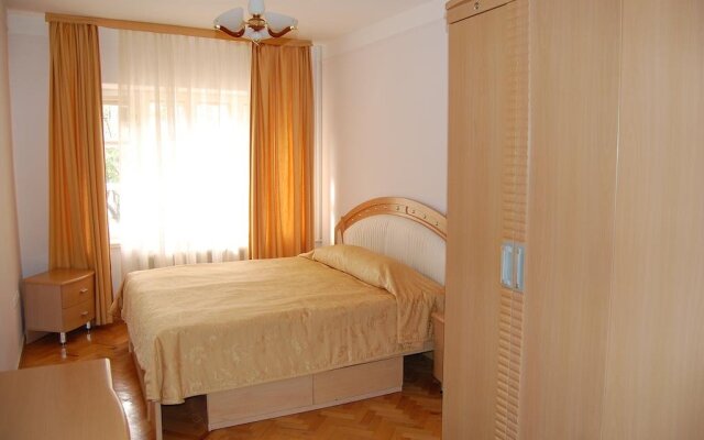 Aliq Hotel