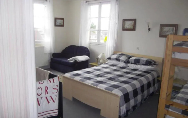 Lenard Charles Bed & Breakfast