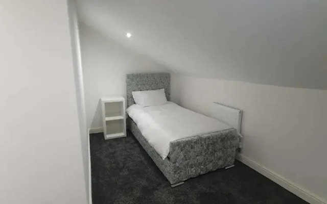 Fantastic New Room-4