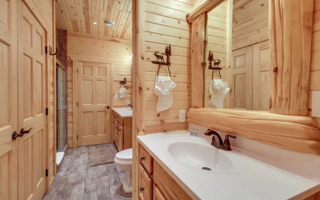 Pequot Lakes Vacation Rental w/ Patio & Fire Pit