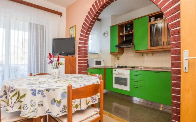 Apartments in House Liveric, in Vir at the Beach