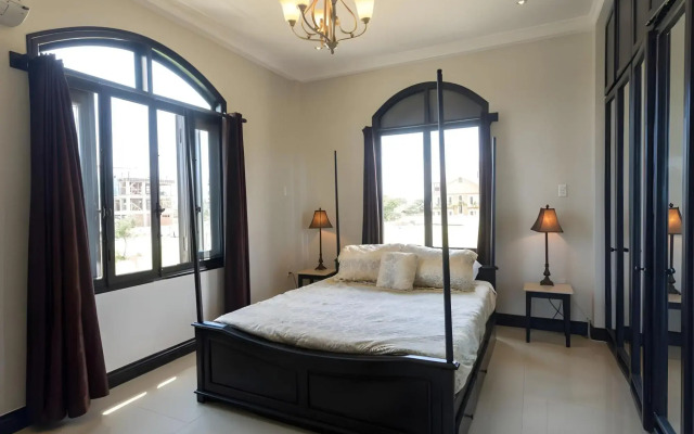 Hamilton Oceanview Villa