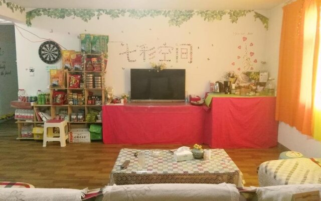 SevenColor Space Hostel