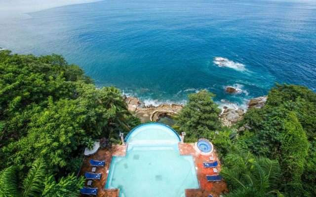 Mar Sereno Hotel & Suites