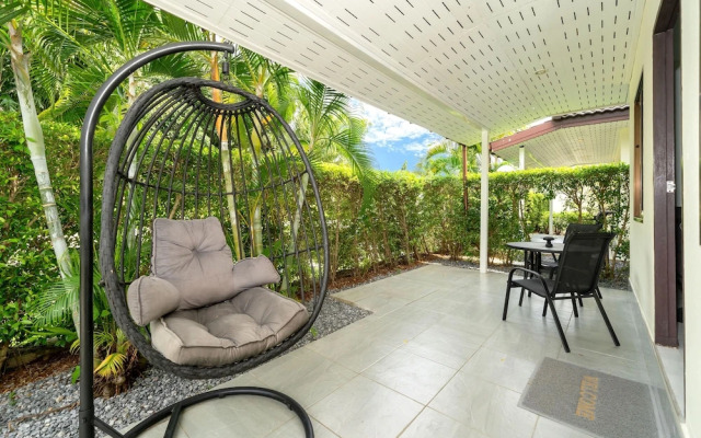 NaiHarn Private Oxavia Garden Bungalows