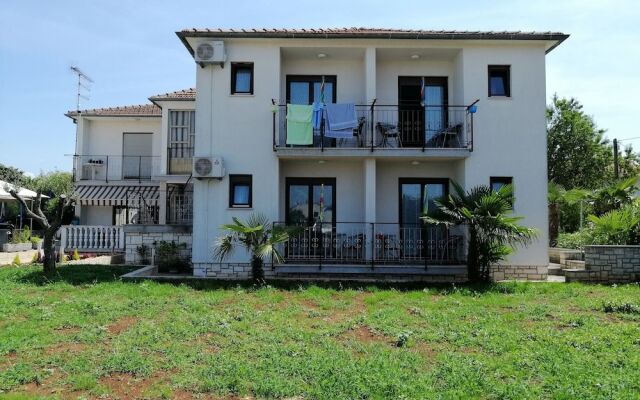 Viktor Rooms and Apartments