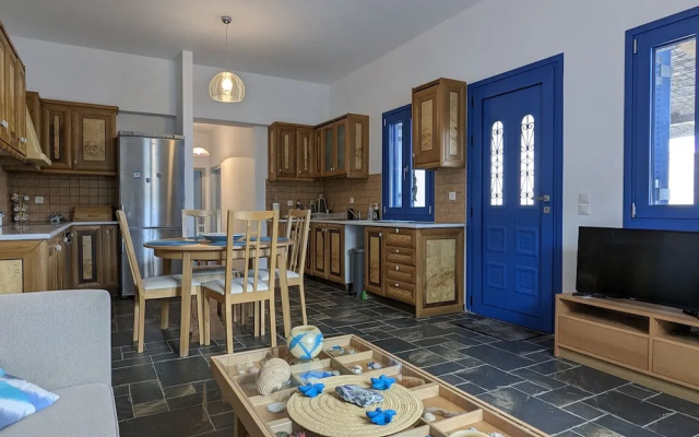 Seaside Bliss Tranquil Retreat on Kythnos Island