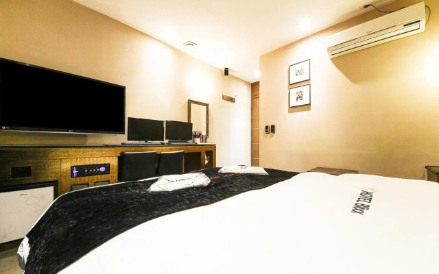 Blixx Hotel