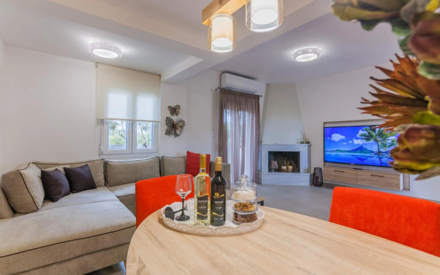 Gouves Family Apartment with Jacuzzi