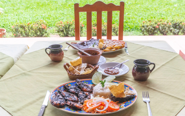 Rancho Hotel El Carmen