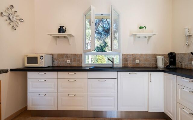 Villa in Montbrun With Pool and Mountain Views