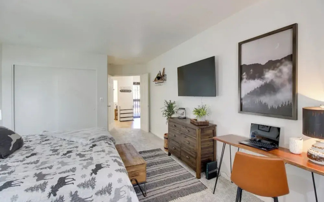 Forest-view Balcony: Pinetop-lakeside Condo