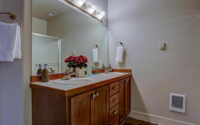 Quinn Creek-Mt Views-4BR/3.5BA