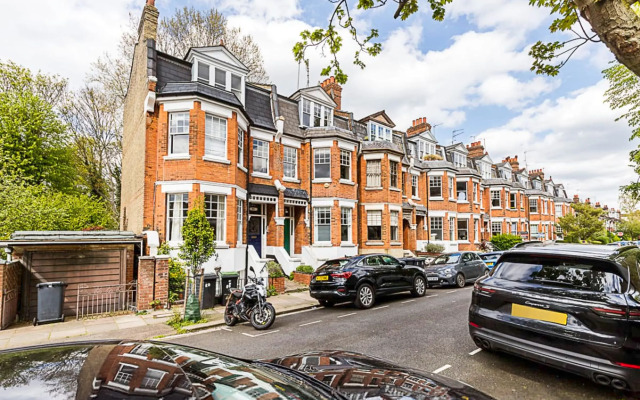 Stylish Hideaway Flat at Milton Park Highgate