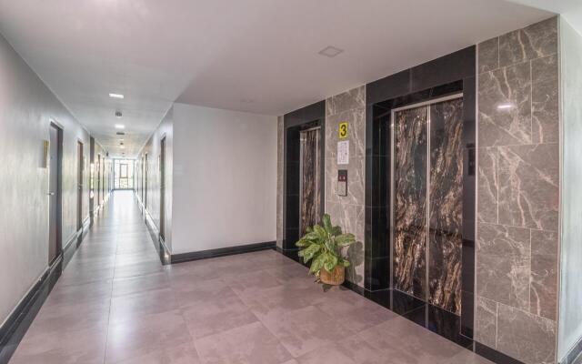 Casa Luxe Hotel and Resident